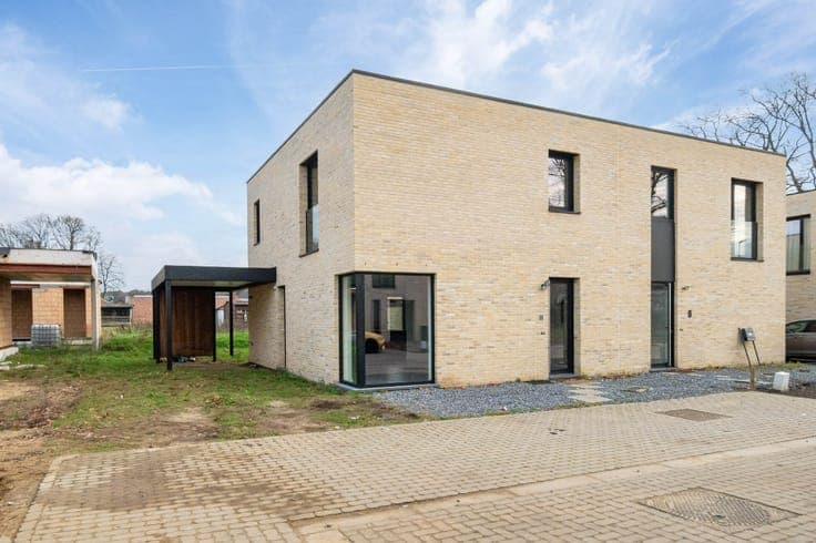 Semi-detached home in quiet street Houthalen