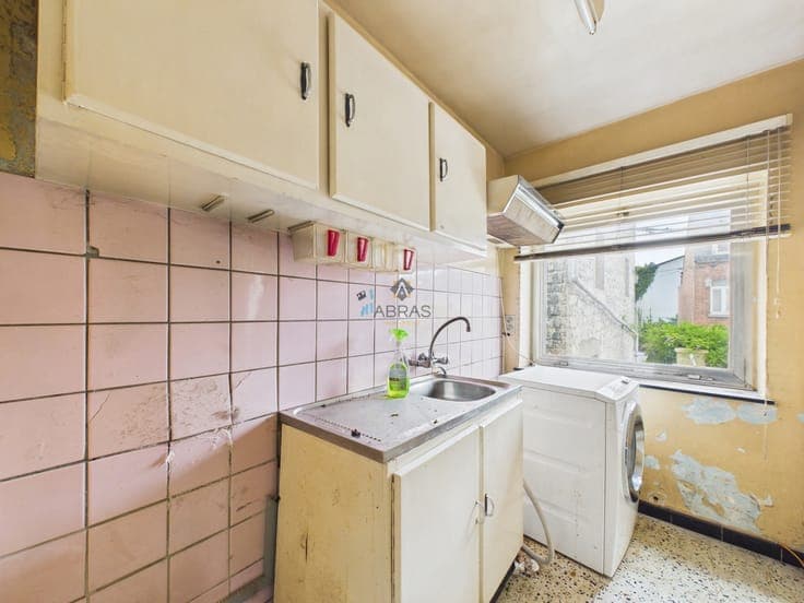 Maison avec garage à rénover