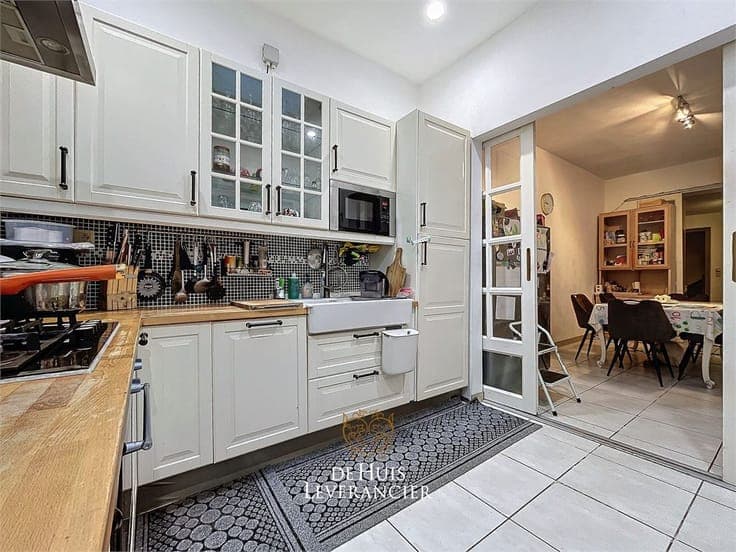RUIME woning te koop (8 slpks, 2 badk) die ook perfect al...