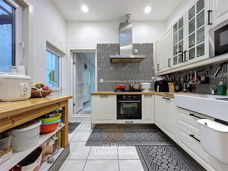 RUIME woning te koop (8 slpks, 2 badk) die ook perfect al...