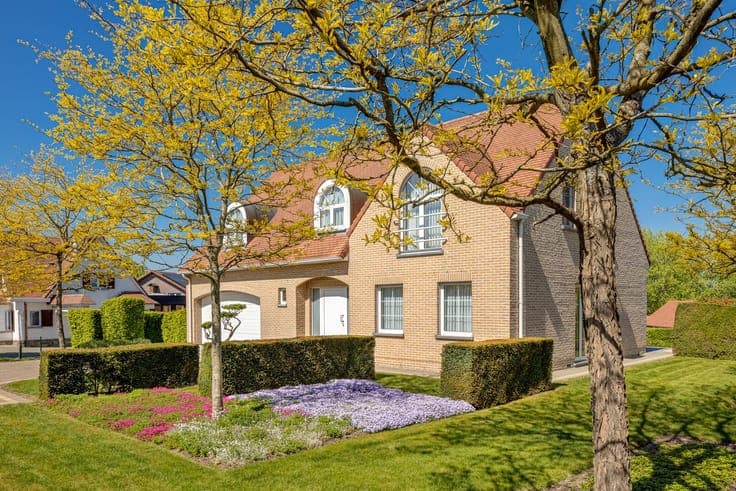 Villa met 4 kamers en grote tuin in centrum Lennik