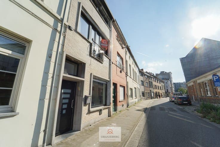Instapklare rijwoning met 4 slaapkamers!