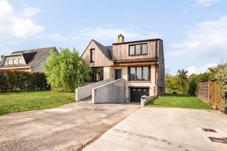 Renovated villa in a rural setting on 26 are—EPC A!