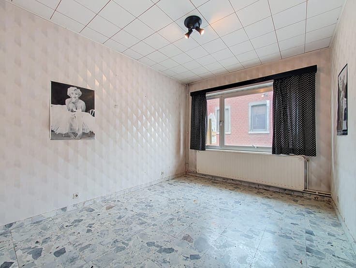 Spacieuse maison avec 4 garages et grandes terrasses