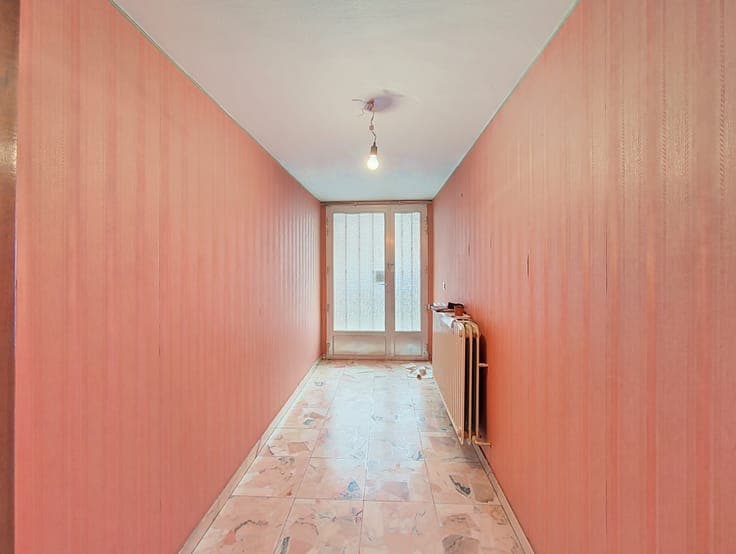 Spacieuse maison avec 4 garages et grandes terrasses