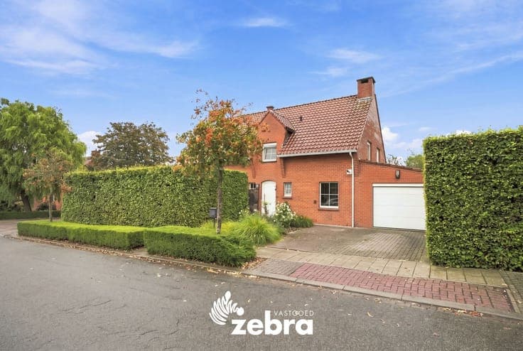 Verzorgde villa gelegen in een doodlopende straat vlakbij...