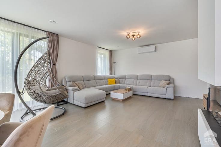 Spacious energy-efficient family home in Kermt