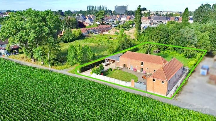 Zeer ruime woning op prachtig perceel te Ronse!