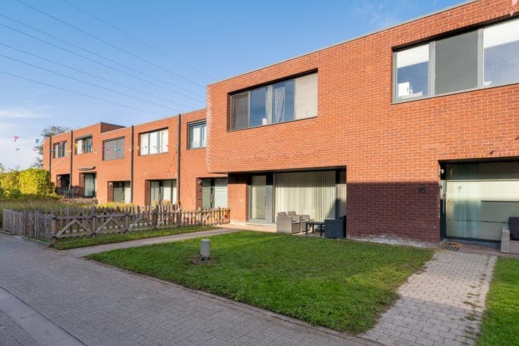 Energiezuinige instapklare woning met 4 slpkrs en uitstek...