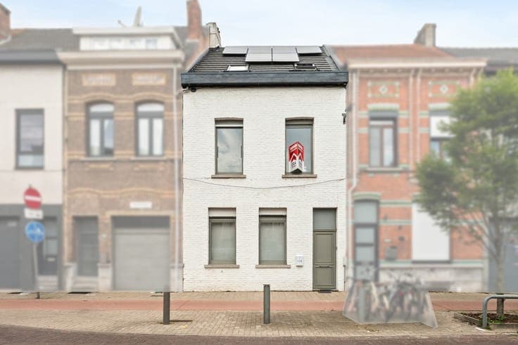 Spacious 6-bedroom family home in Antwerp