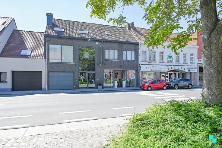 Riante dubbele woonst met 4 slaapkamers