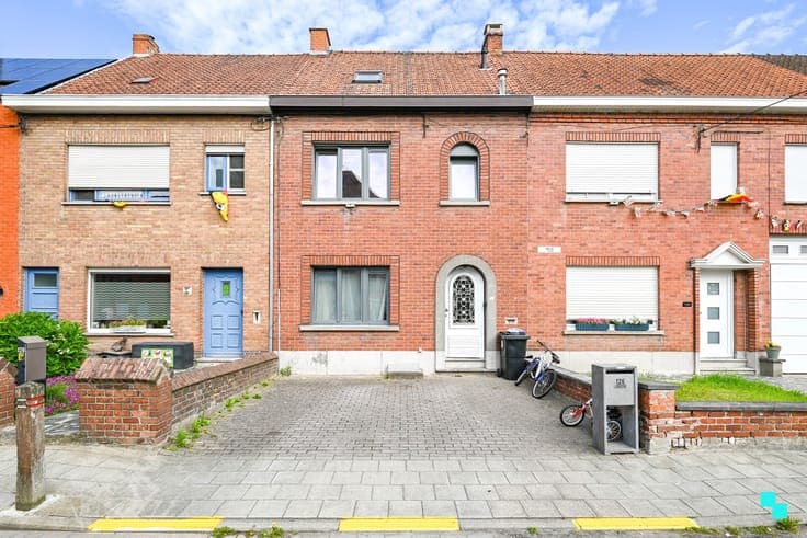 Op te frissen starterswoning in Harelbeke