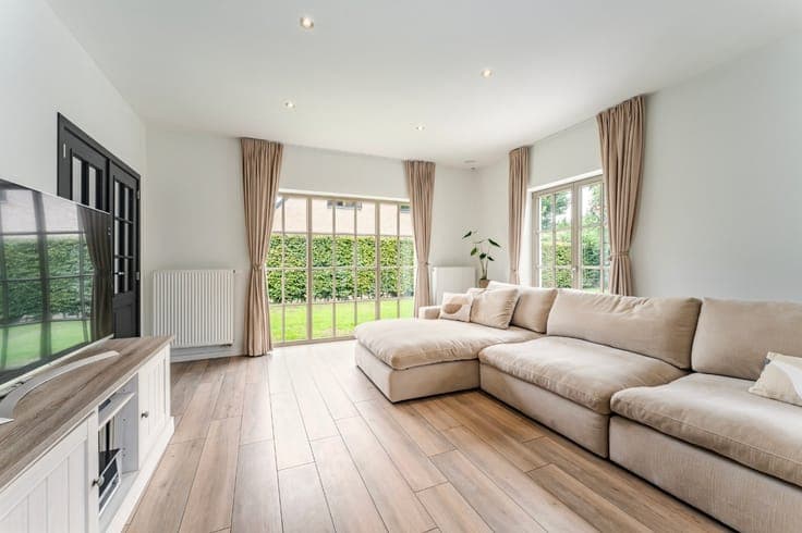 Newly renovated detached villa in a quiet and residential a