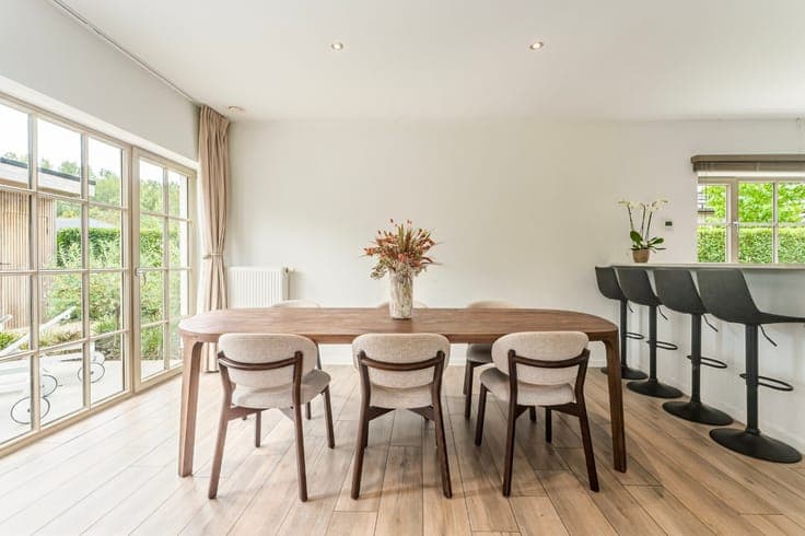 Newly renovated detached villa in a quiet and residential a