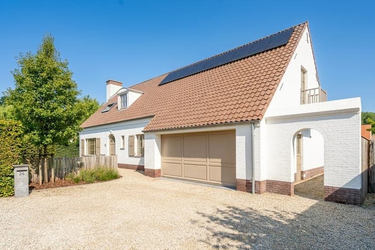 Newly renovated detached villa in a quiet and residential a