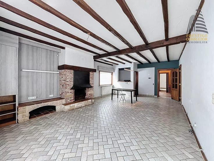 BEAUTIFUL 4-BEDROOM SINGLE-FAMILY HOME WITH A GARDEN !!!