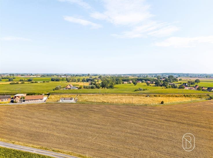 Farmhouse with horse stables and pasture in Anzegem on a 9,9