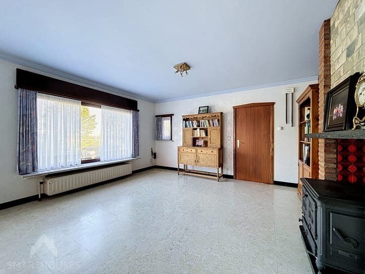 Spacious home, 3 beds on 1,335 m² + 5,088 m² meadow