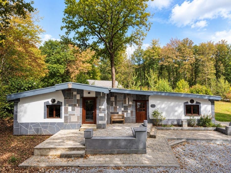STUNNING 3-BEDROOM HOME SURROUNDED BY NATURE
