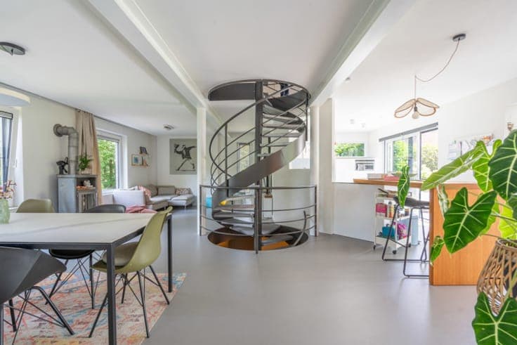 CADRE EXCEPTIONNEL - VILLA 5CH - GARAGE - PISCINE