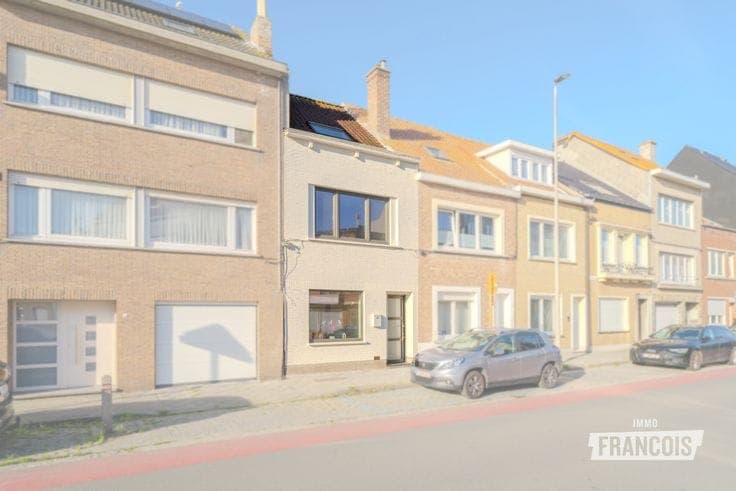 Volledig gerenoveerde woning met 3 slaapkamers en tuin in O…