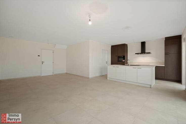 Moderne, energiezuinige gesloten nieuwbouwwoning