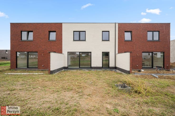 Moderne, energiezuinige gesloten nieuwbouwwoning