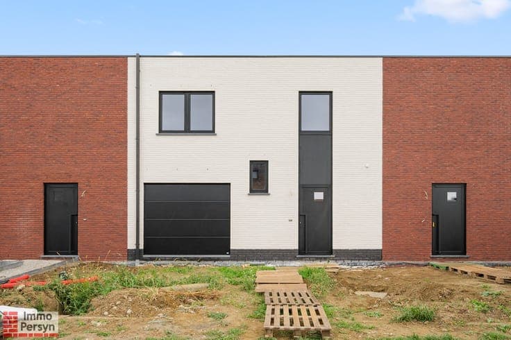 Moderne, energiezuinige gesloten nieuwbouwwoning