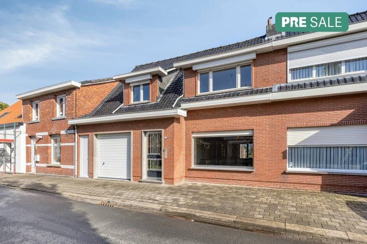 Nice family home with 2 to 3 bedrooms for sale!