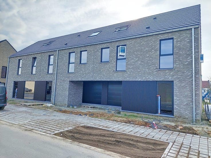 Ruime woning met garage en inrichtbare zolder