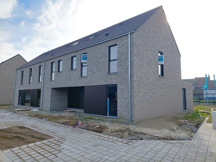 Ruime woning met garage en inrichtbare zolder