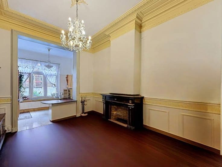 MANOR HOUSE WITH 8 BEDROOMS AND GARDEN