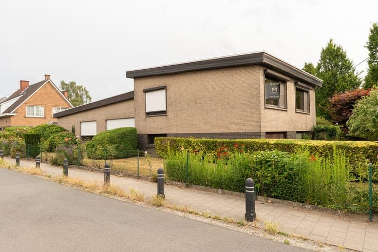 UITSTEKEND GELEGEN CHARMANTE VILLA MET 4 SLAAPKAMERS, TUI...