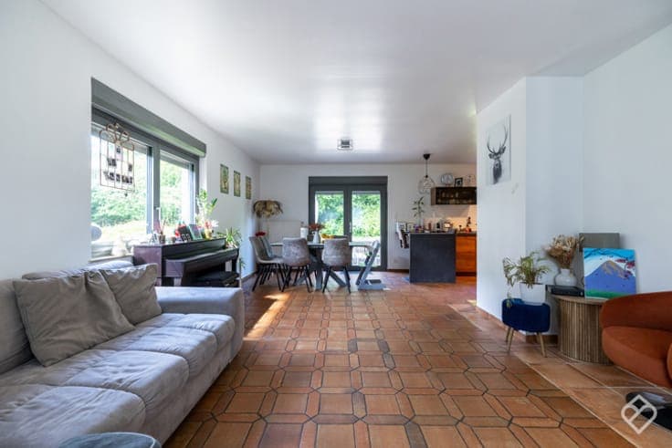 Maison idéale pour voir grand : 4 façades, grandes chambres