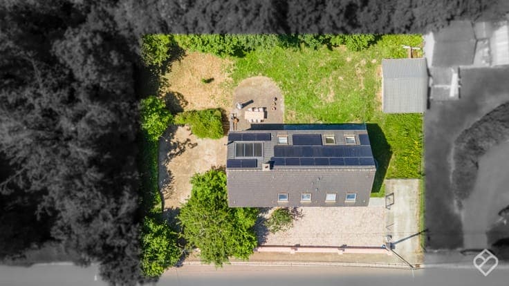 Maison idéale pour voir grand : 4 façades, grandes chambres