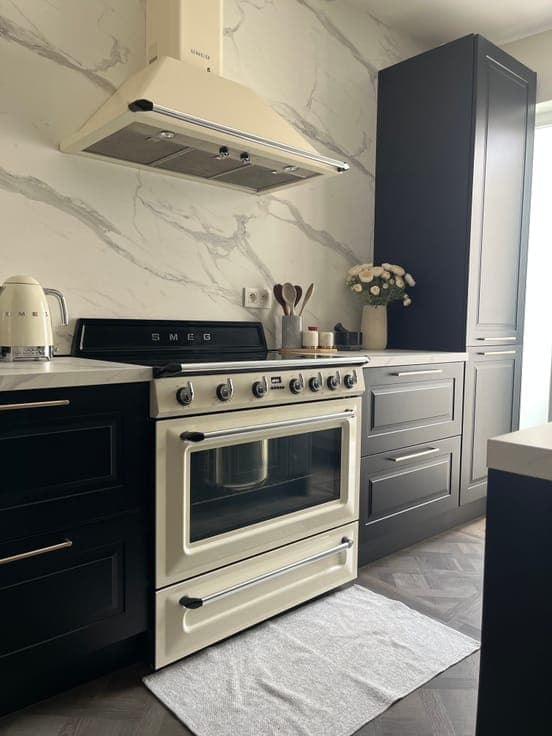 HEART'S DESIRE IN MONTEGNÉE – TASTEFULLY RENOVATED FAMILY HO