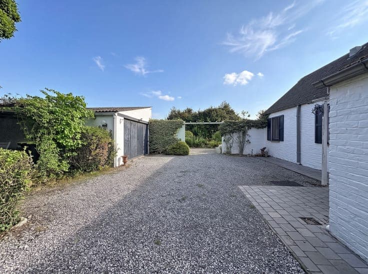 House in Neufvilles