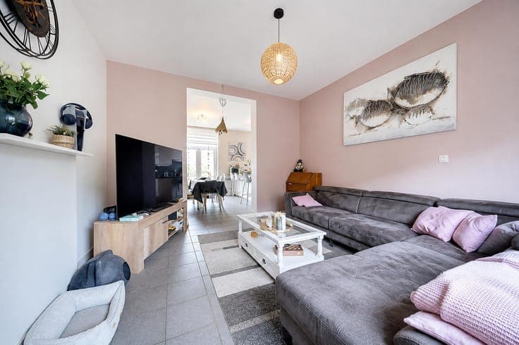 3-bedroom house with garden and photovoltaic panels