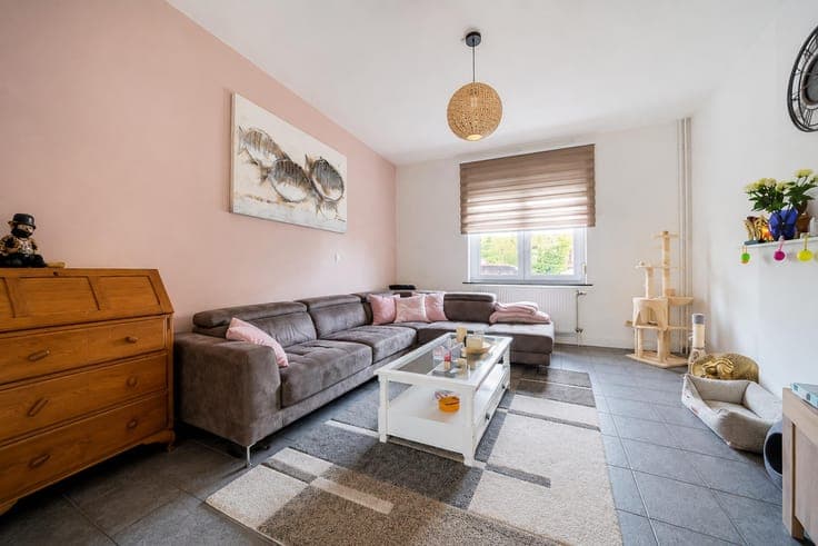 3-bedroom house with garden and photovoltaic panels