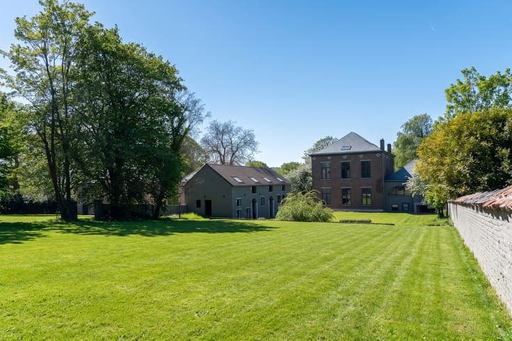 Renovated master's house with outbuilding