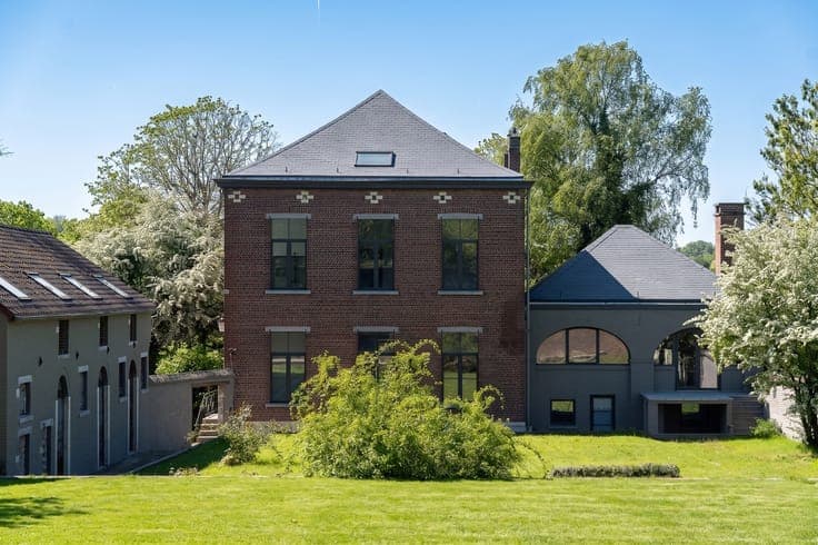 Renovated master's house with outbuilding
