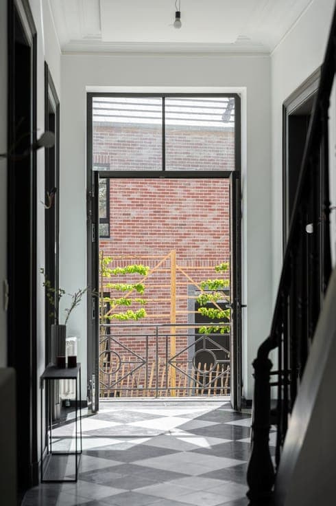 Renovated master's house with outbuilding