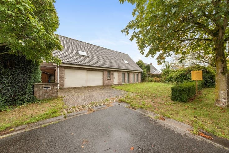 Villa met 4 slaapkamers in een doodlopende straat te Waregem