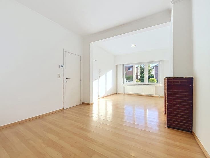 3 bedroom house with garden & great expansion potential