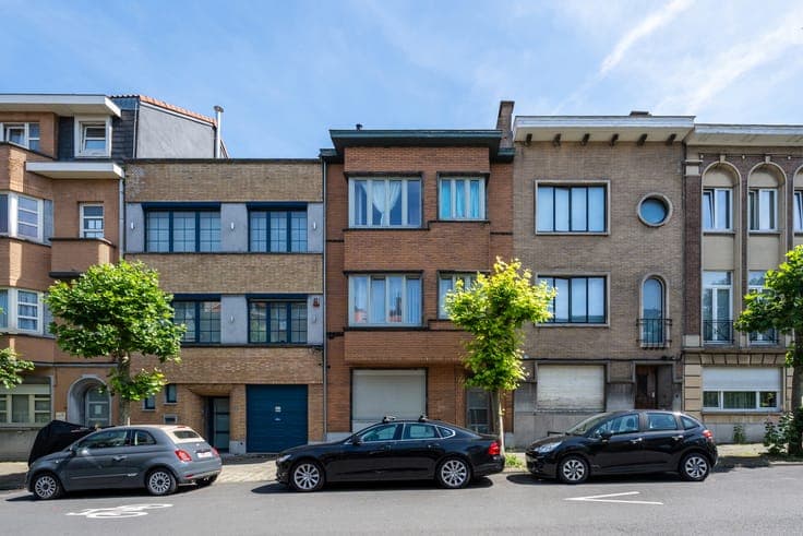 INVESTMENT PROPERTY right next to Josaphat Park