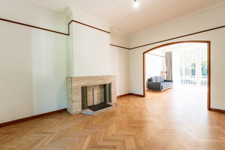 Facing Parc Josaphat – Bright house with a garden