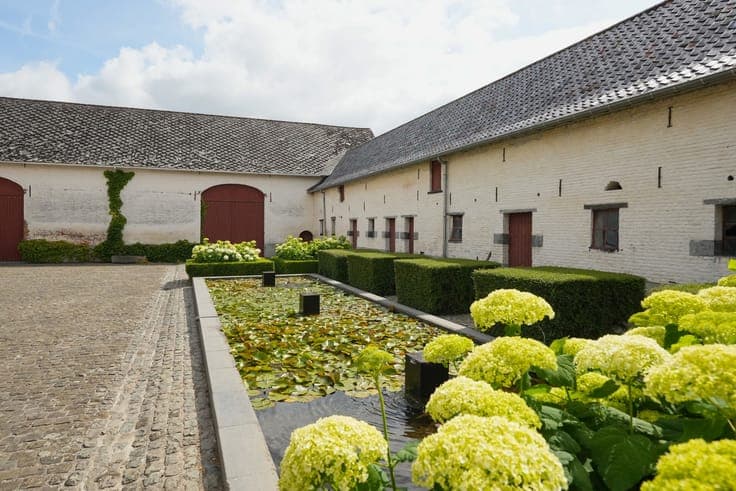 Prestigious Estate Featuring a Quadrangle Farmhouse on 3 Hec
