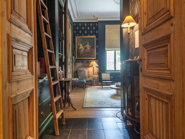 Standing rectory house with large garden