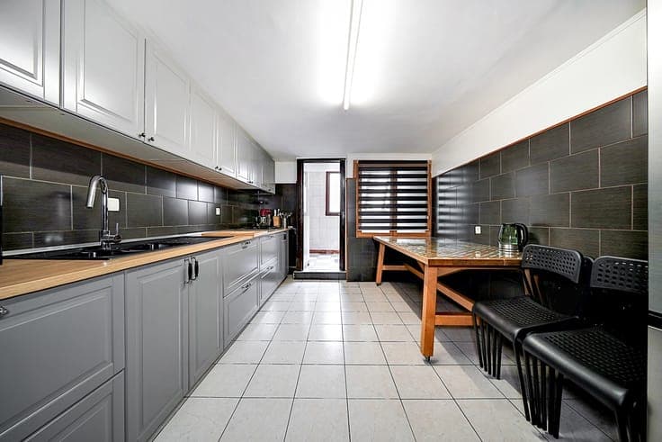 Large 4-bedroom house with courtyard and terrace
