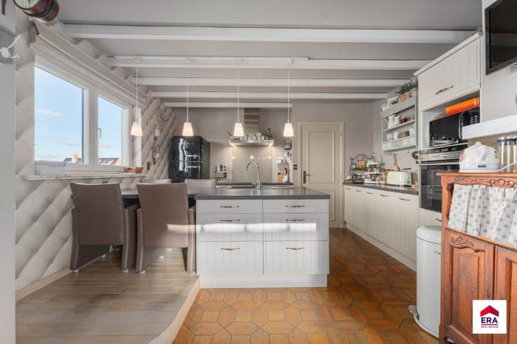 Renovated villa in a prime location in Lombardsijde